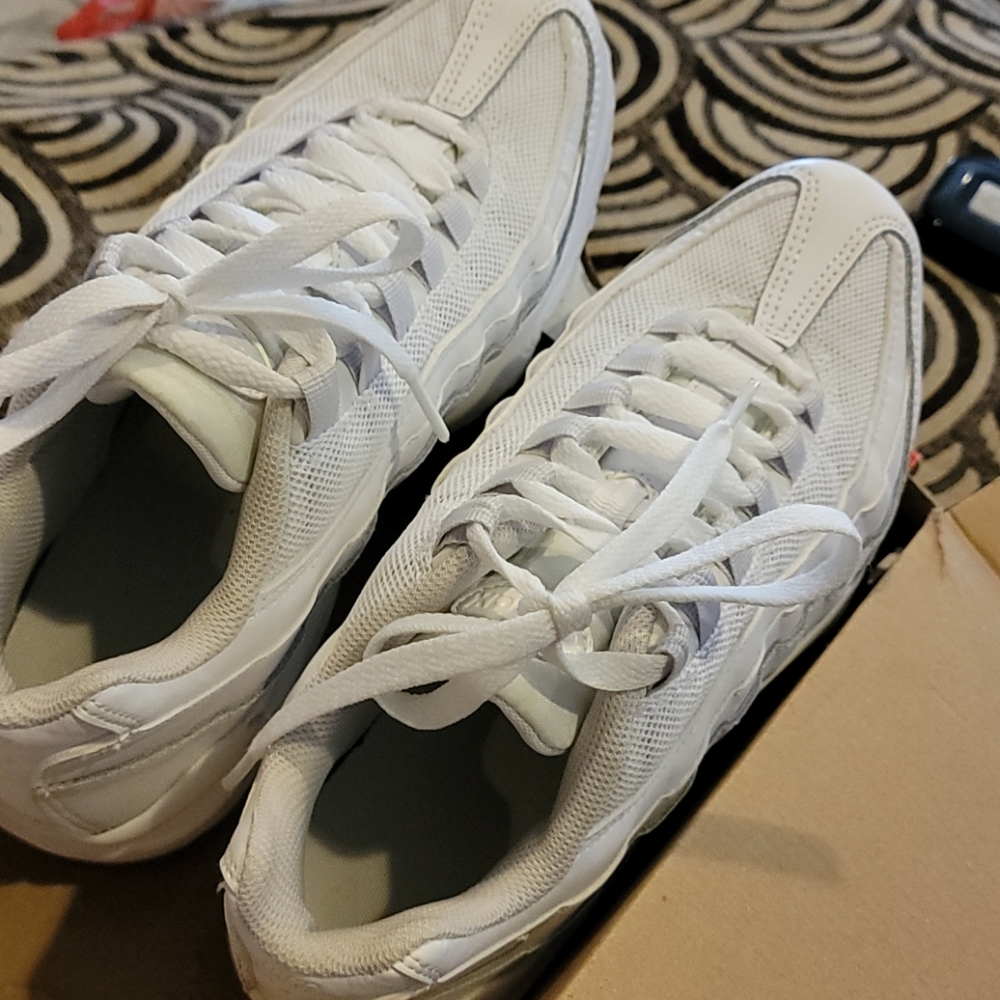 Sneakers$Firm